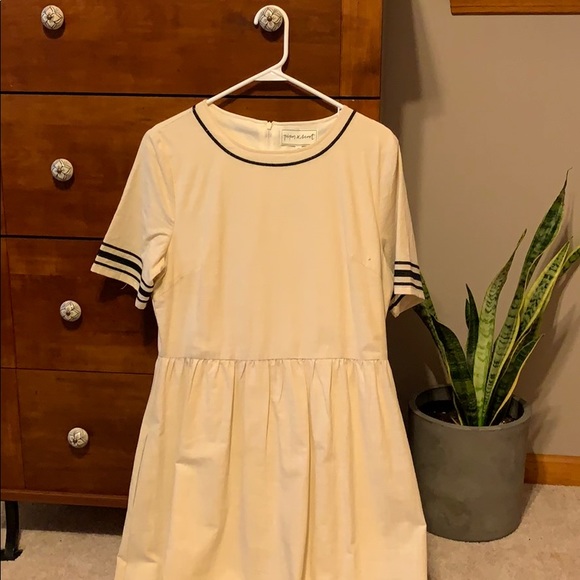 Dresses & Skirts - Piper and scoot dress size small embroidered
